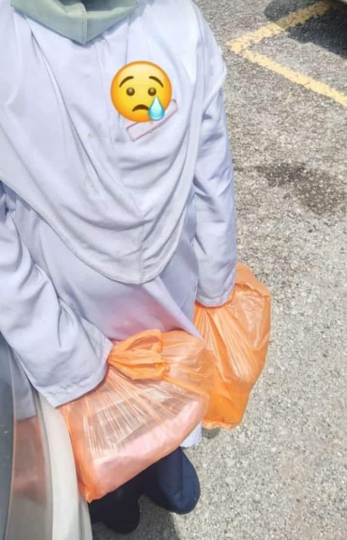 Murid Perempuan Berpakaian Lusuh Minta Duit Beli Air RM1, Rupanya Ibunya Sudah Meninggal - sajagempak.com