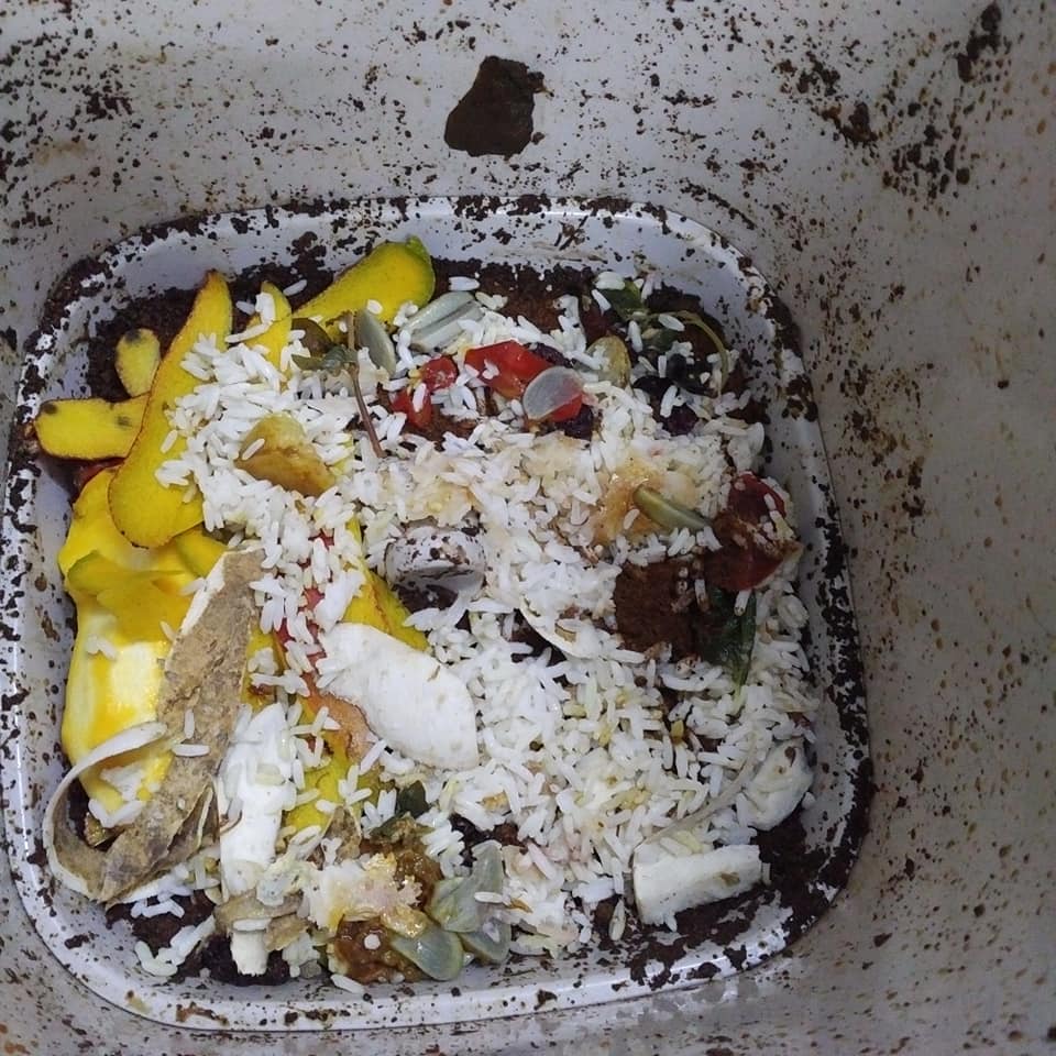 Sampah Kurang, Tong Tak Busuk &#038; Tiada Ulat, Ini Cara Mudah Buat Bokashi Composting Di Rumah